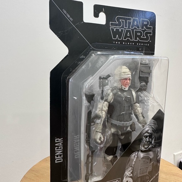 Star Wars The Black Series Dengar Action Figure - Picture 3 of 4